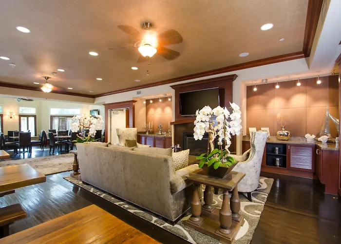 West Inn & Suites